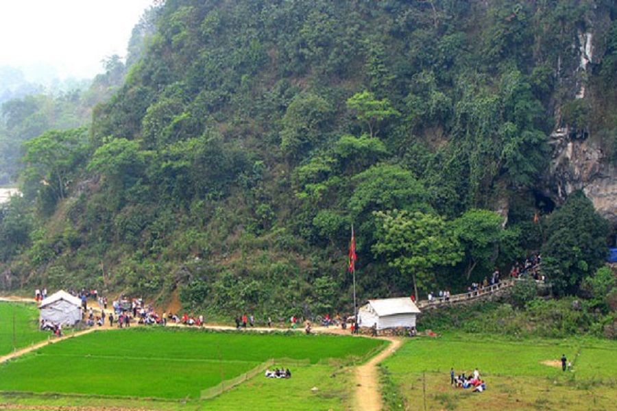 Vietnam Tour set departure 12 days